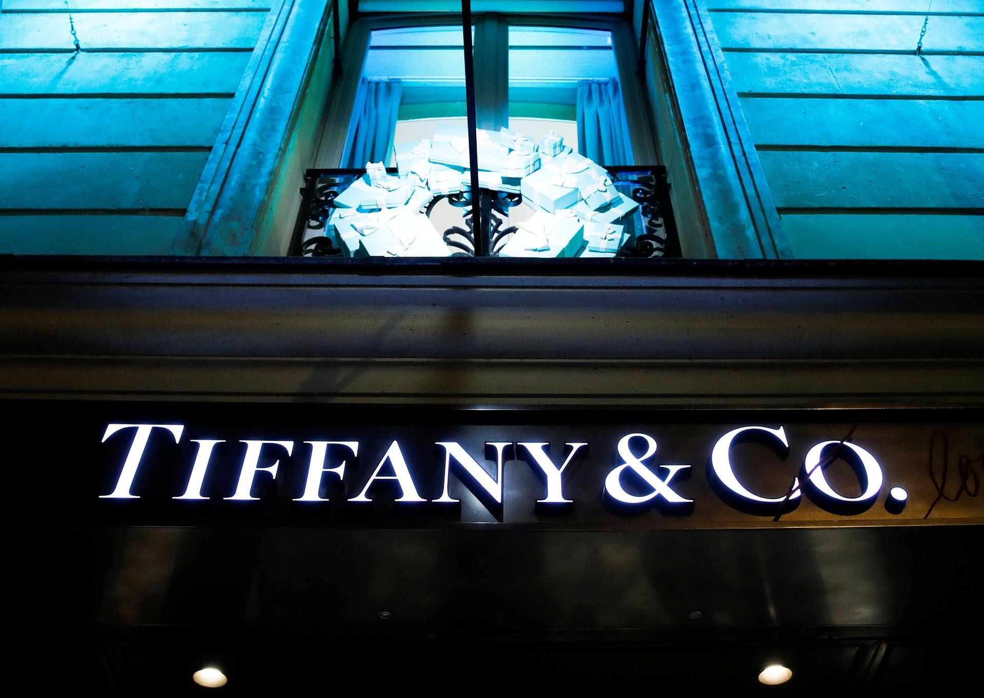 French Luxury Group LVMH to Buy Tiffany for $16.2 Billion – The Hollywood  Reporter