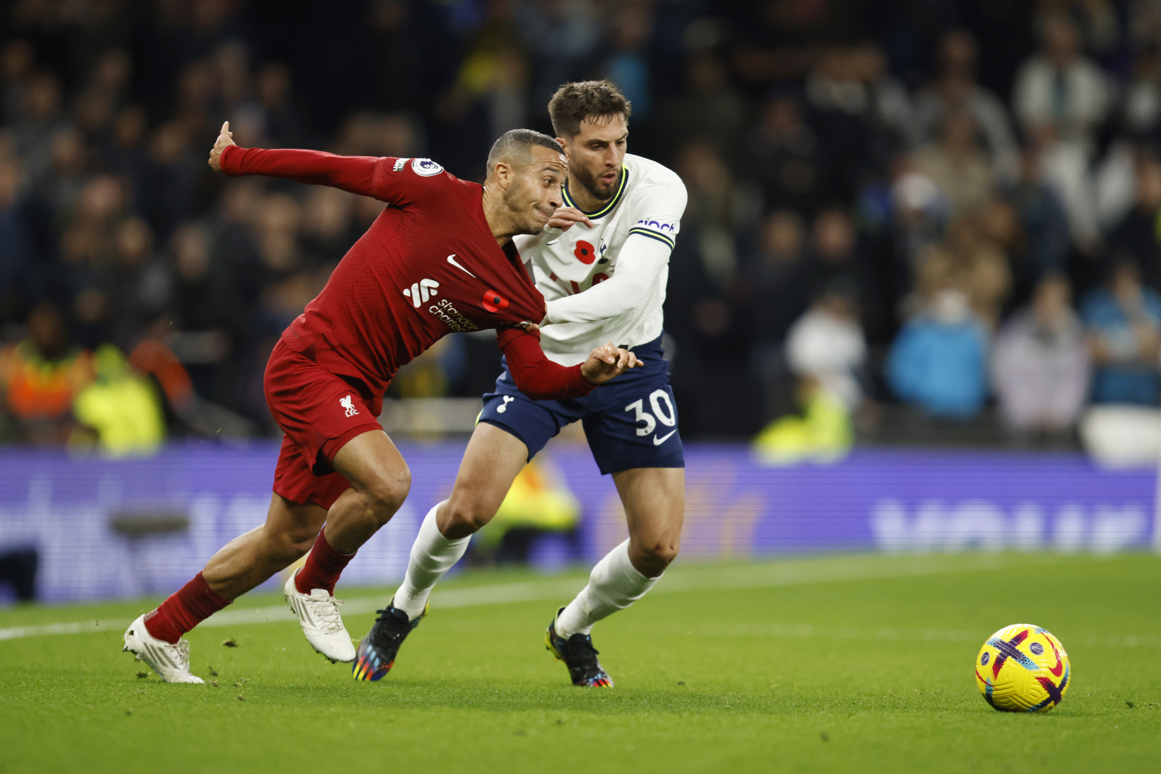 Salah faz dois, e Liverpool vence o Tottenham em jogo agitado do Inglês -  06/11/2022 - UOL Esporte