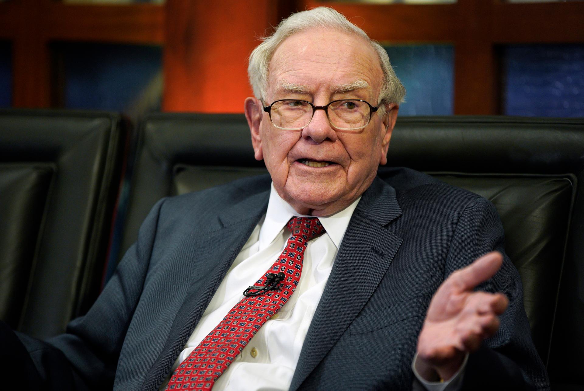 Richer Still, Bernard Arnault Passes Warren Buffett in Wealth Race – WWD