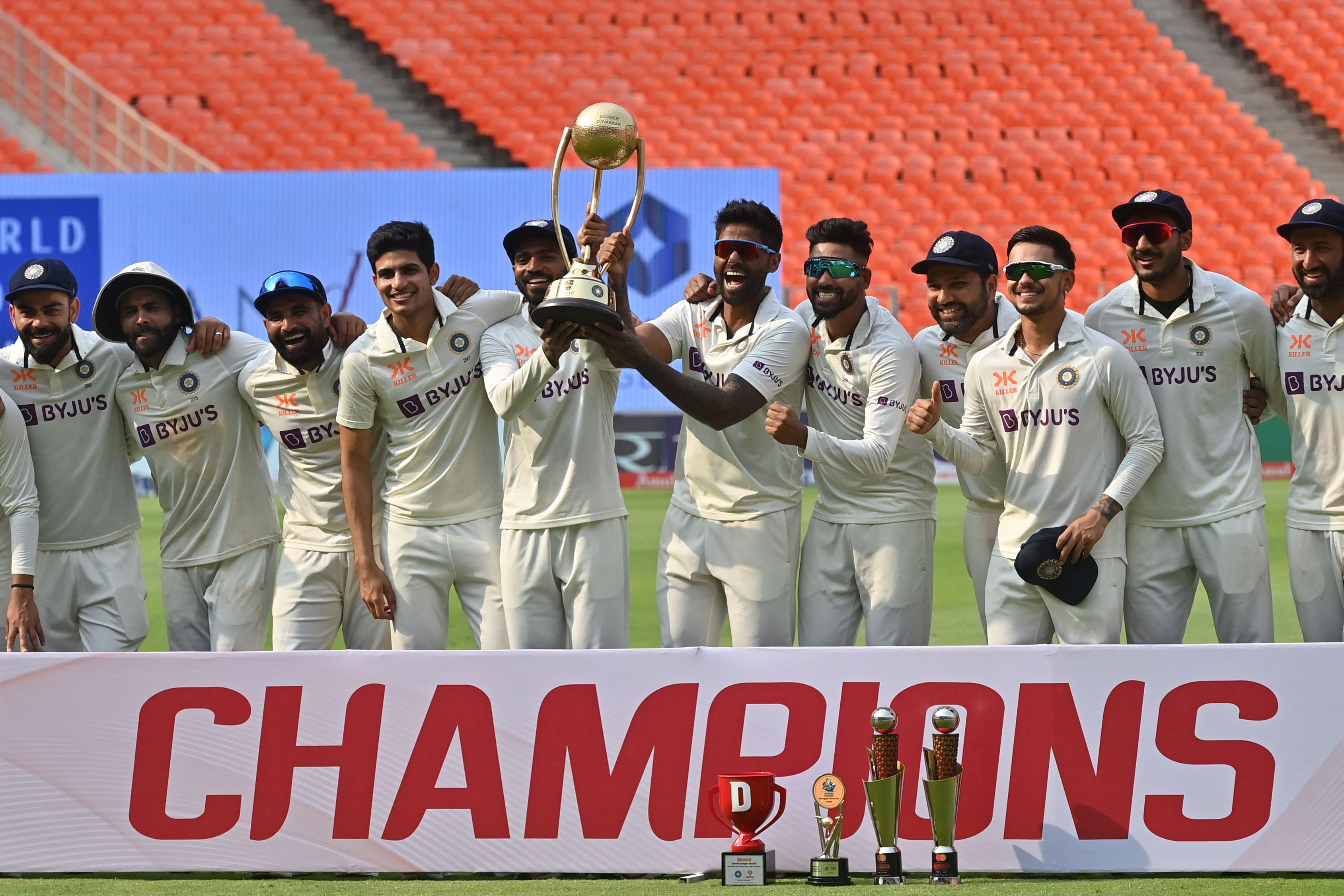 India shock Australia to clinch final Test, take series 2-1