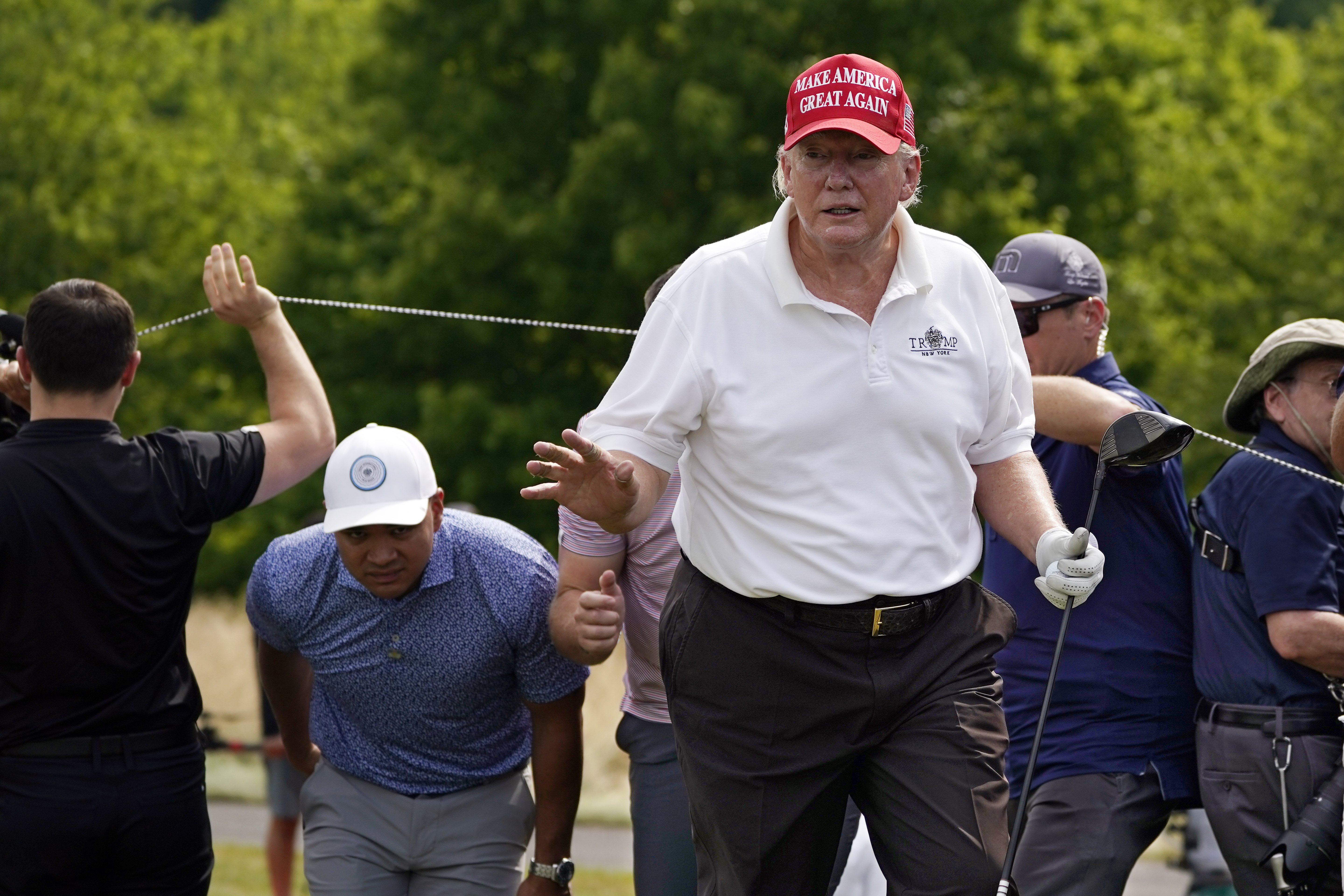 While Supporting Former US POTUS Donald Trump, Ex Yankees Legend Shows Off  His Golf Skills At $25 Million LIV Event - EssentiallySports