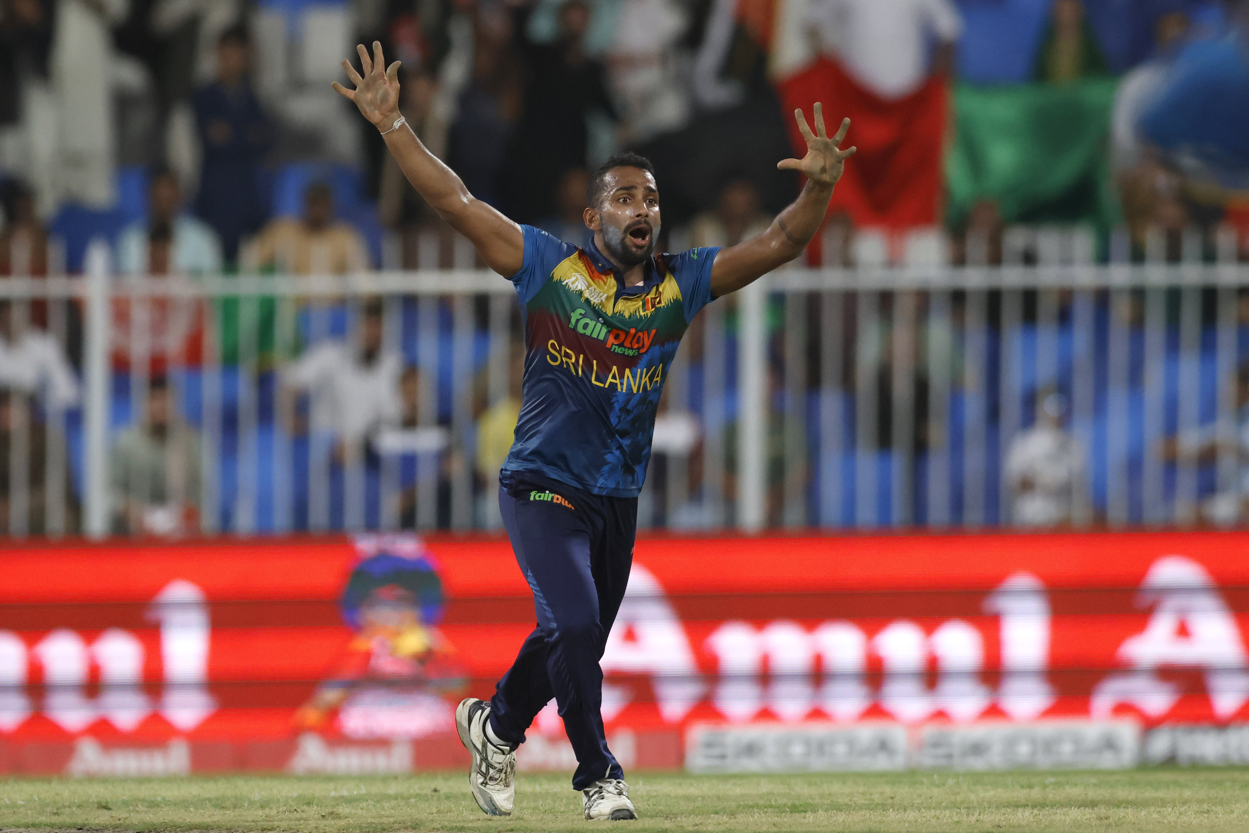 Who is the Sri Lankan fan who got a jersey from Shahnawaz Dahani