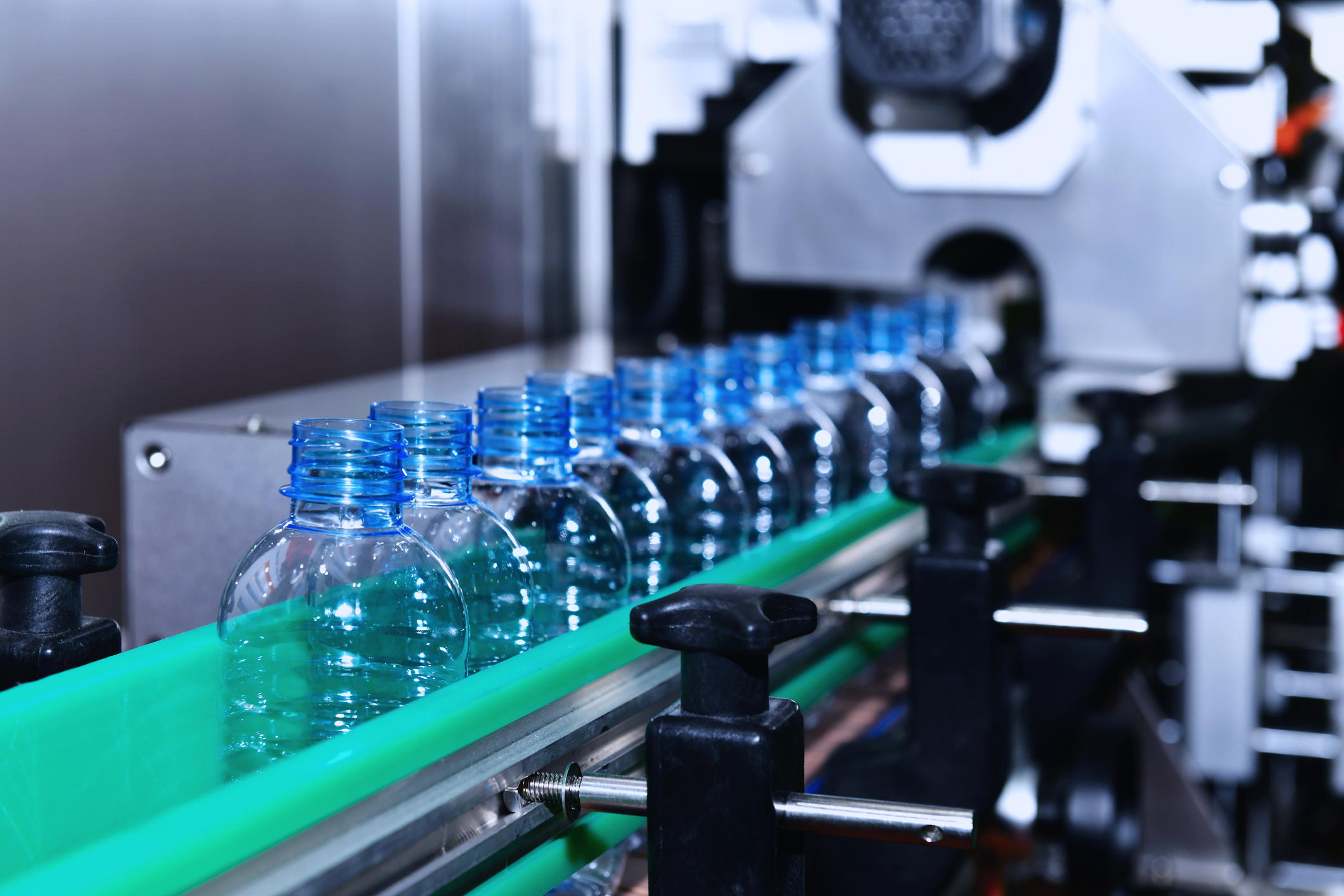 Selig Group on sealing the deal with hot fill containers