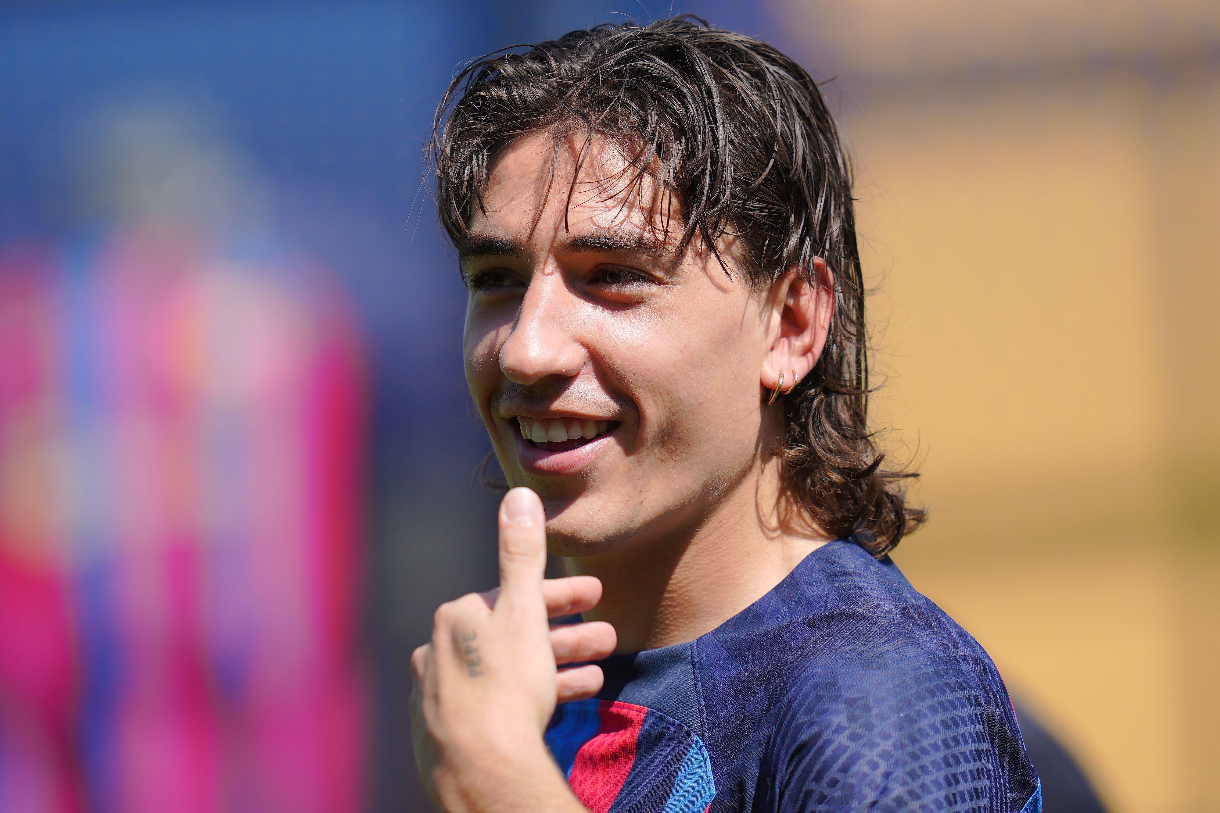 Barcelona defender Hector Bellerin speaks out on contract situation at Camp  Nou – 101 Great Goals