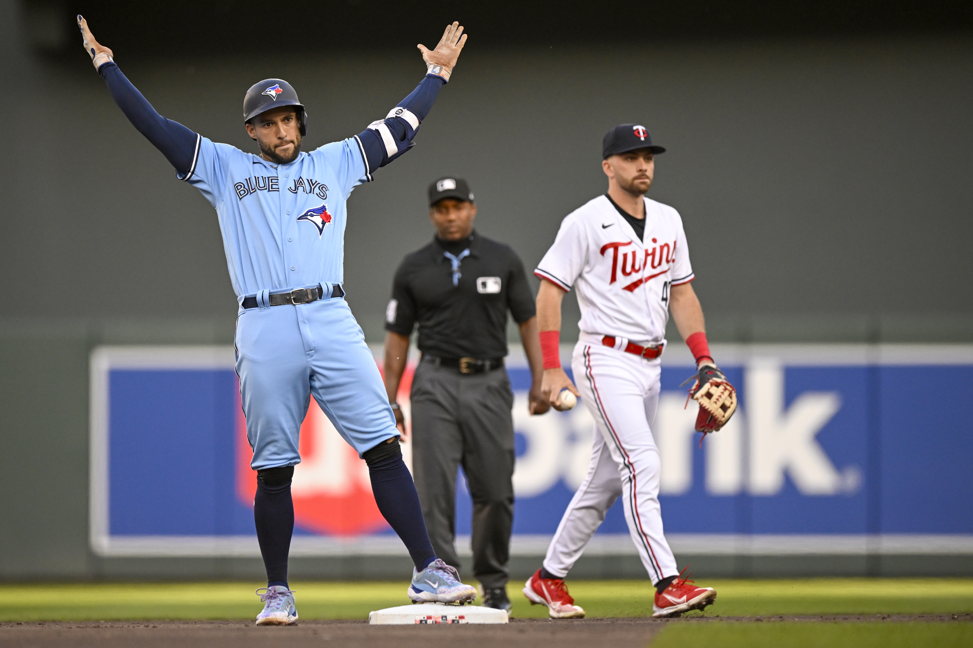 Rays take barnburner from Dodgers to secure another home series - The  Boston Globe