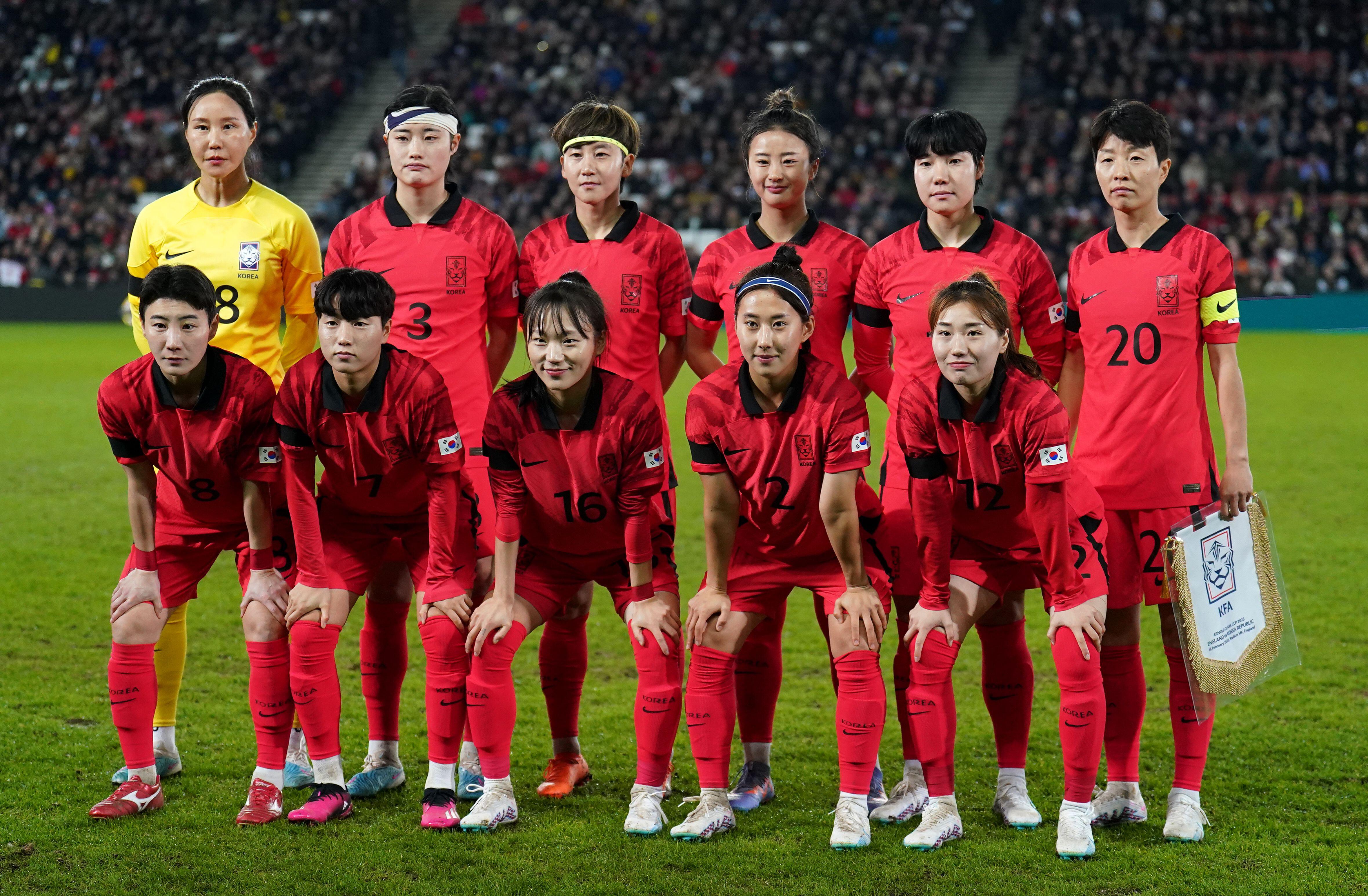 Women's Japan National Team Group Line-Up at Women's Asian Football  Qualifiers Match for London Olympic : Japan 2-1 South Korea Stock Photo -  Alamy