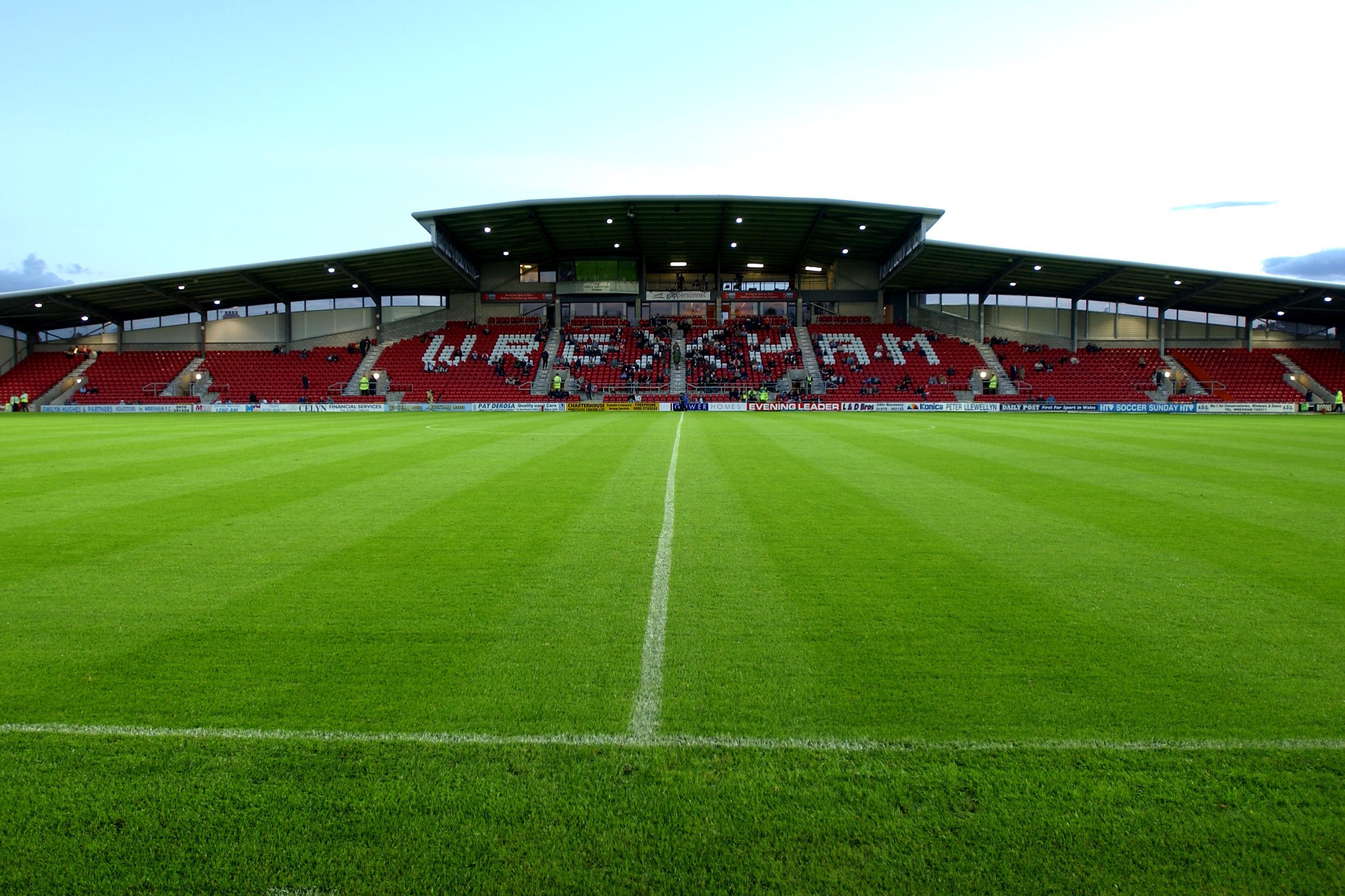 Hugh Jackman watches Wrexham lose 5-3 in 1st EFL game since 2008 - Futbol  on FanNation